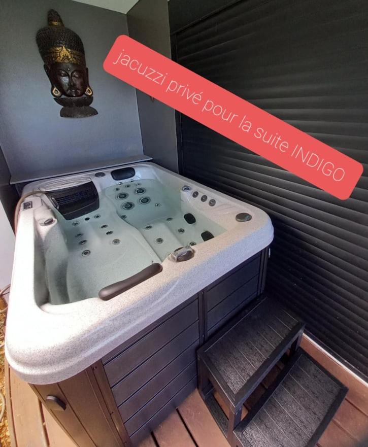 Suite Indigo Jacuzzi Prive Piscine Vue Mer Acces Cuisine Laverie Saint Pierre Exterior photo